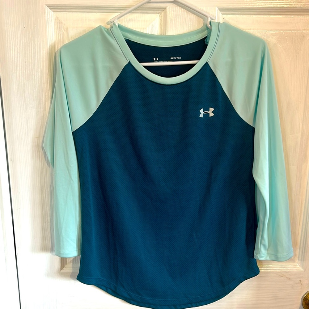 Small UA women’s heatgear NWT
